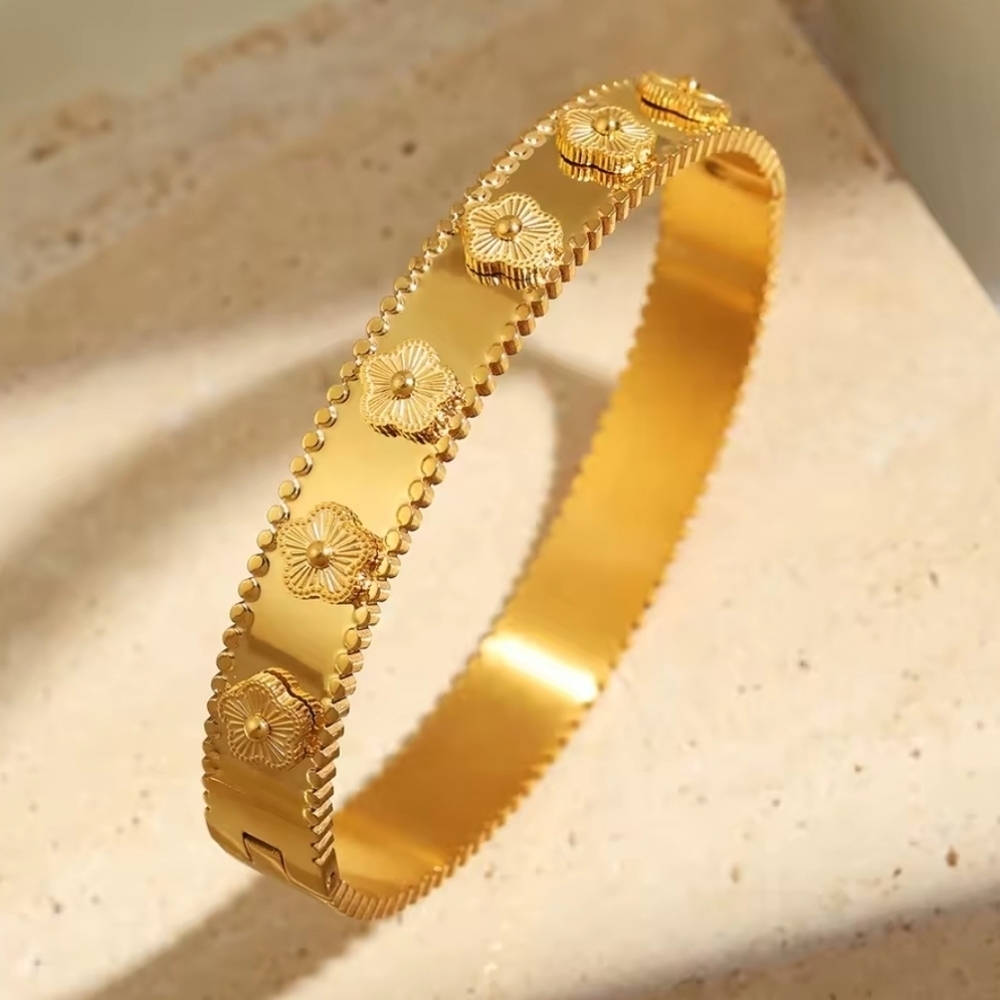 New Gold Luxury Designer Style Bangle Bracelet